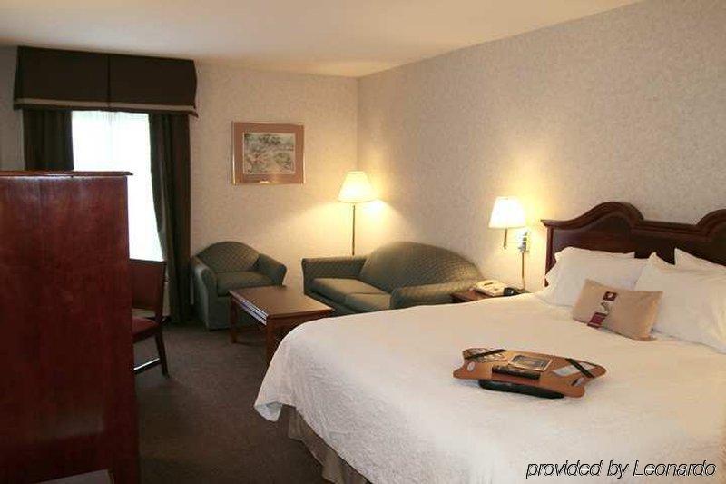 Hampton Inn Mebane Room photo