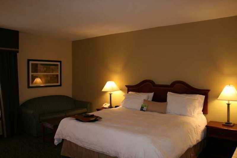 Hampton Inn Mebane Room photo